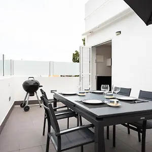 Homelike Stunning Sea Front House El Poris Ferienhaus